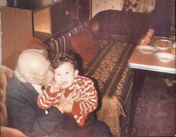 Ethem Aydın ve torunu Ethem Oğuz Aydın Ethem Aydın ve torunu Ethem Oğuz Aydın